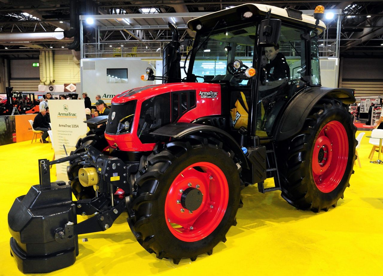 LAMMA 2019: ArmaTrac moves up to 125hp