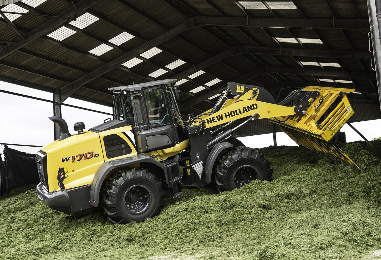Pics: New Holland upgrades D Series loader range
