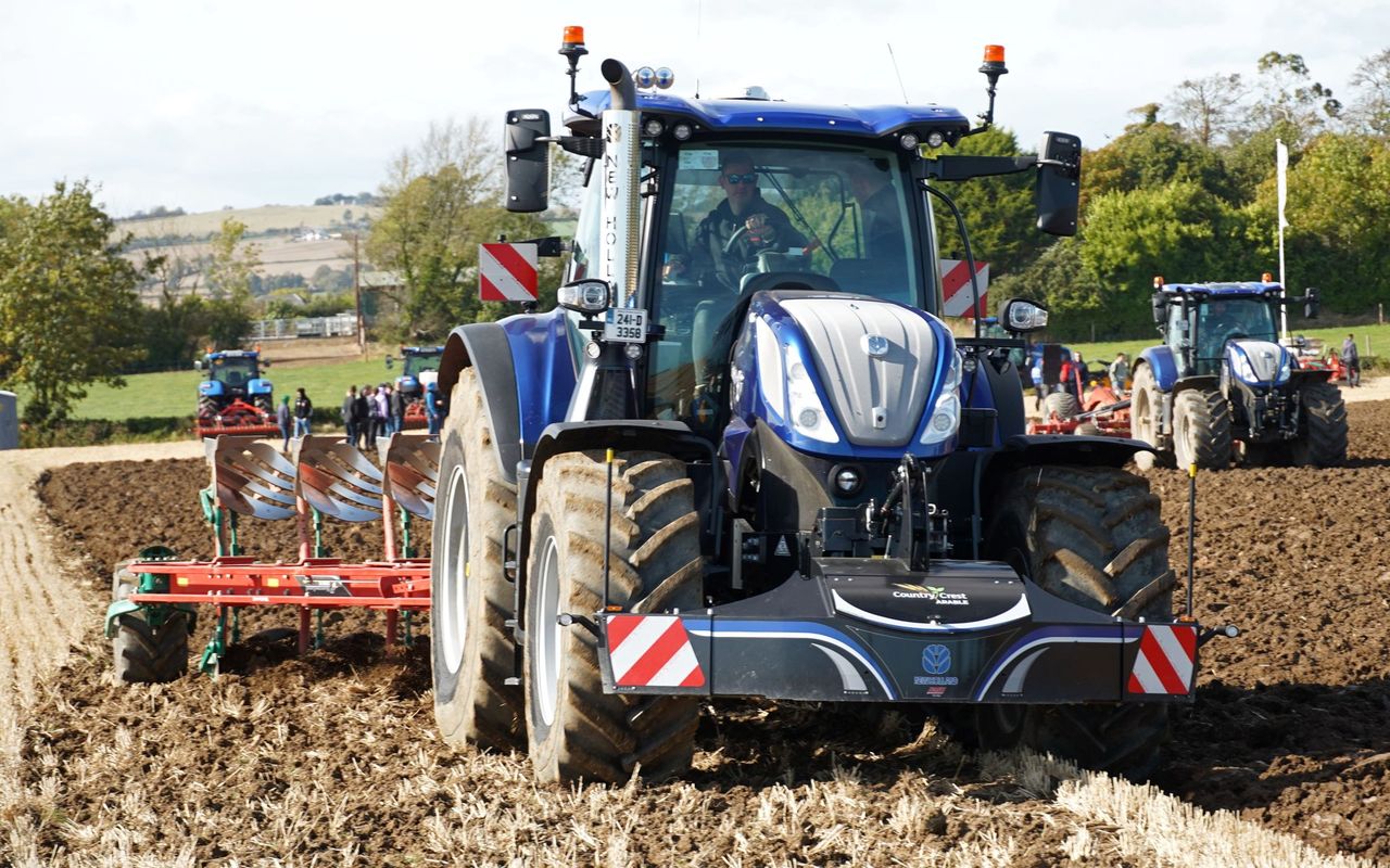 Sales slump at CNH with gloomy forecast for 2025