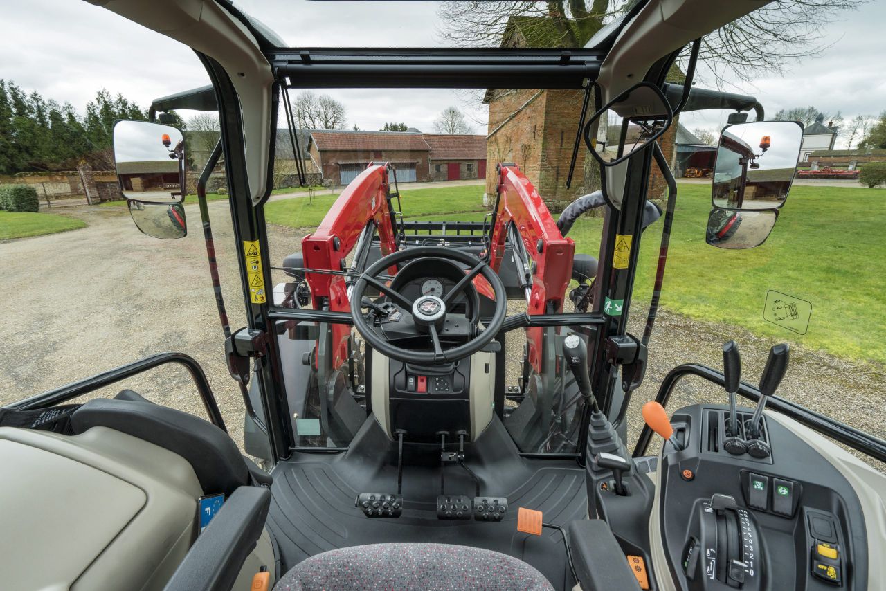 Politicians to experience harvest in the driving seat