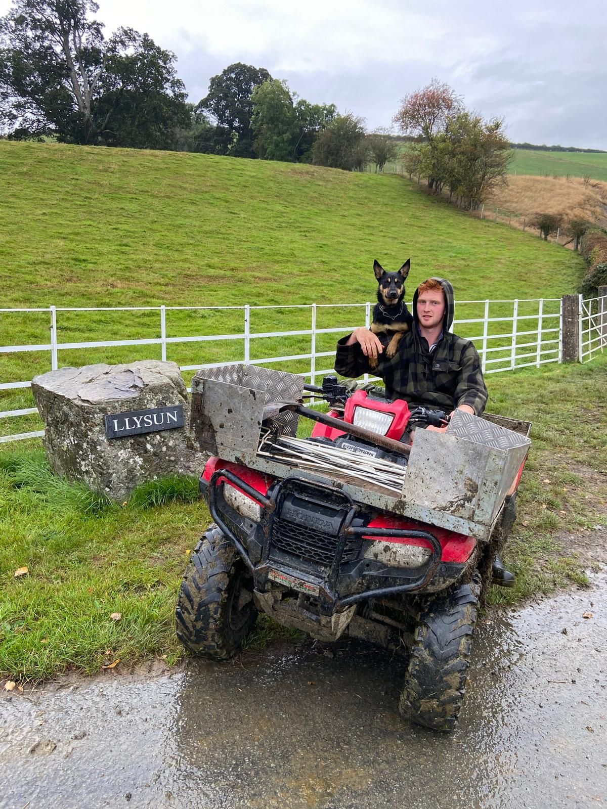 Montgomeryshire farmer wins community farming award