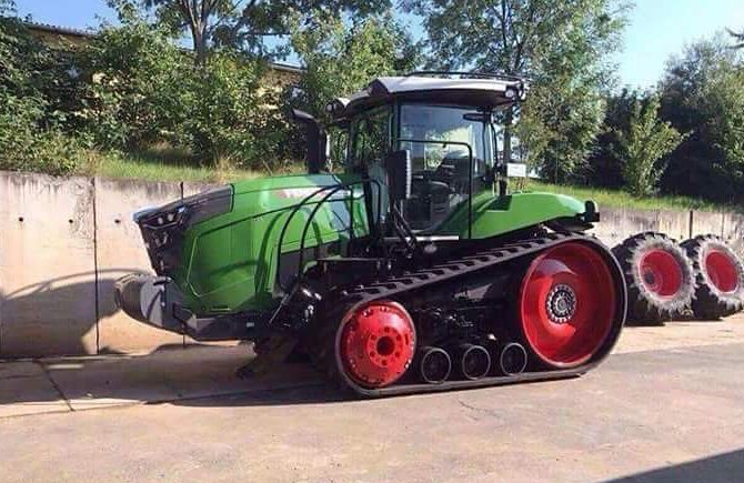 First 'green' Fendt-badged Challengers 'spotted'