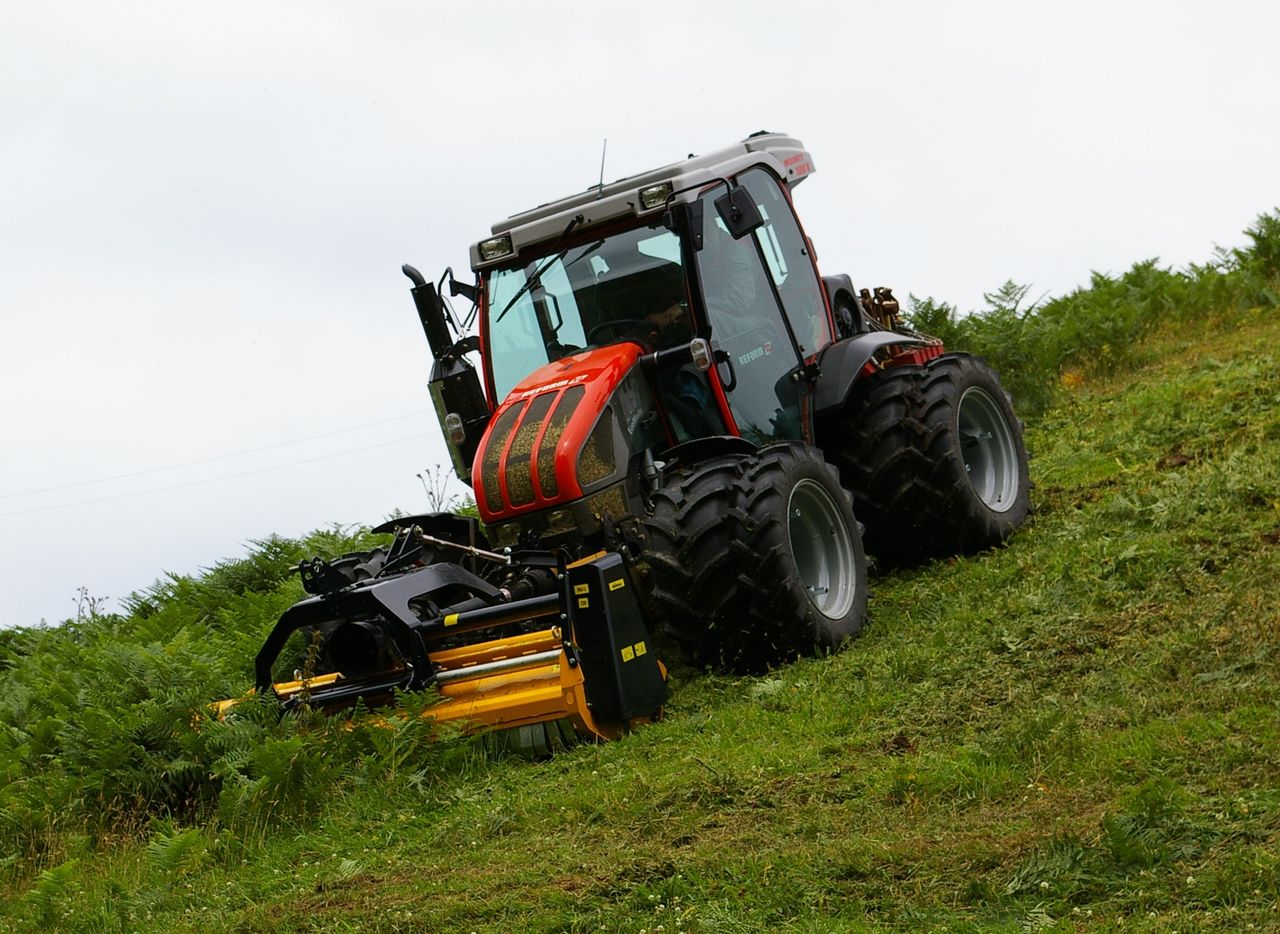 Video: A tractor designed to work at 45 degree angles