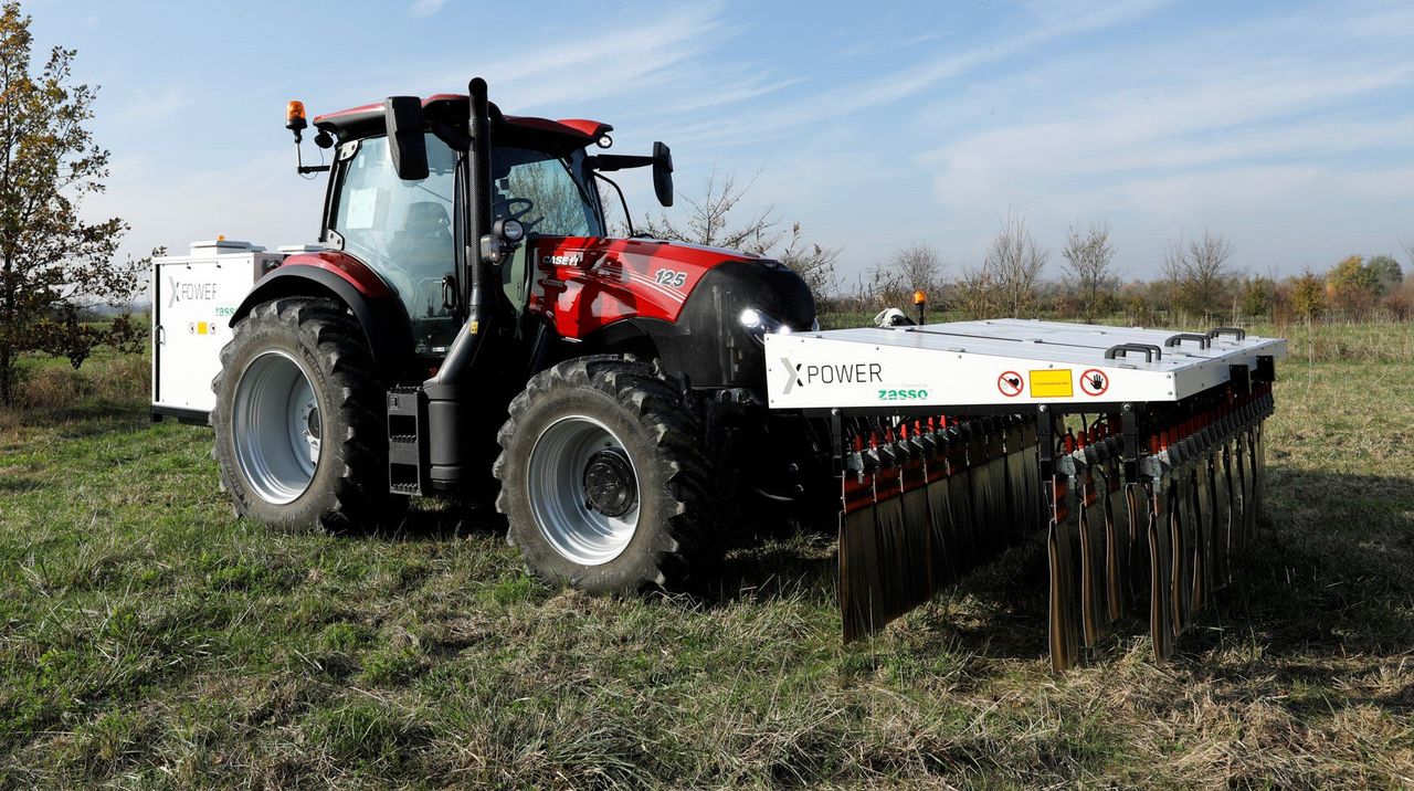 Case IH keeps weeds in check – with electricity instead of chemicals