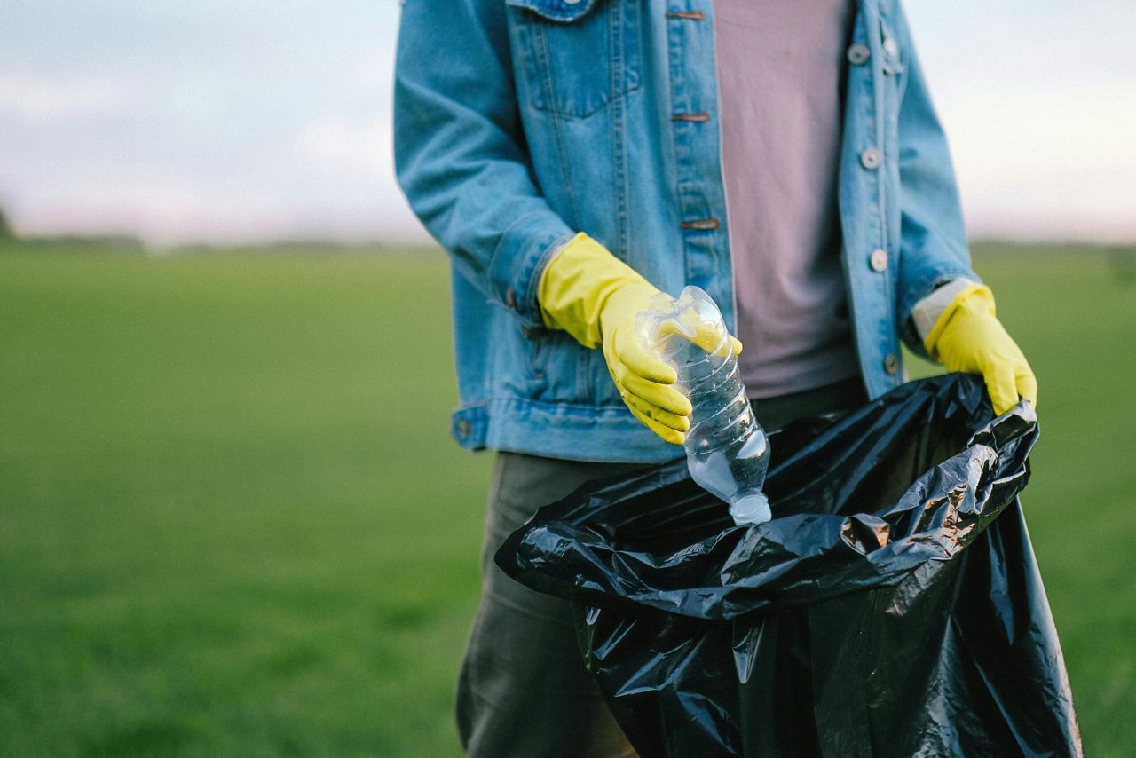 Fly-tippers and vandals could be forced into 'clean up squads'