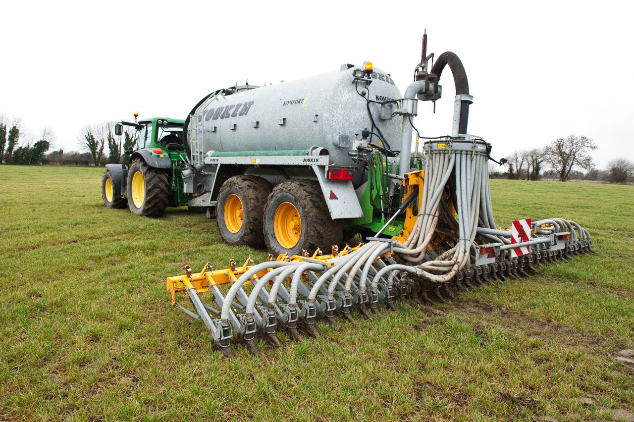 Northern farmers can spread slurry after closing date in exceptional circumstances