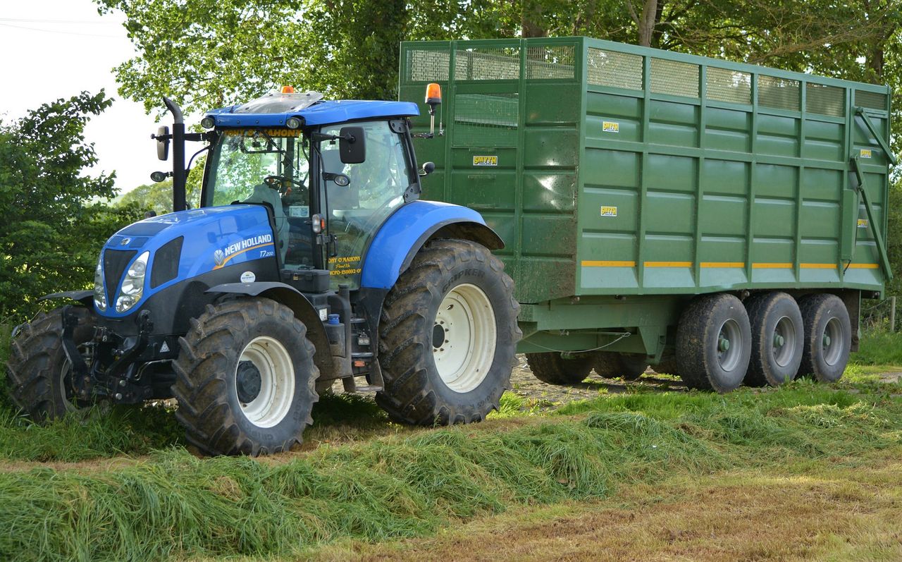 Contractors to meet with department on controversial 'fast' tractor rules