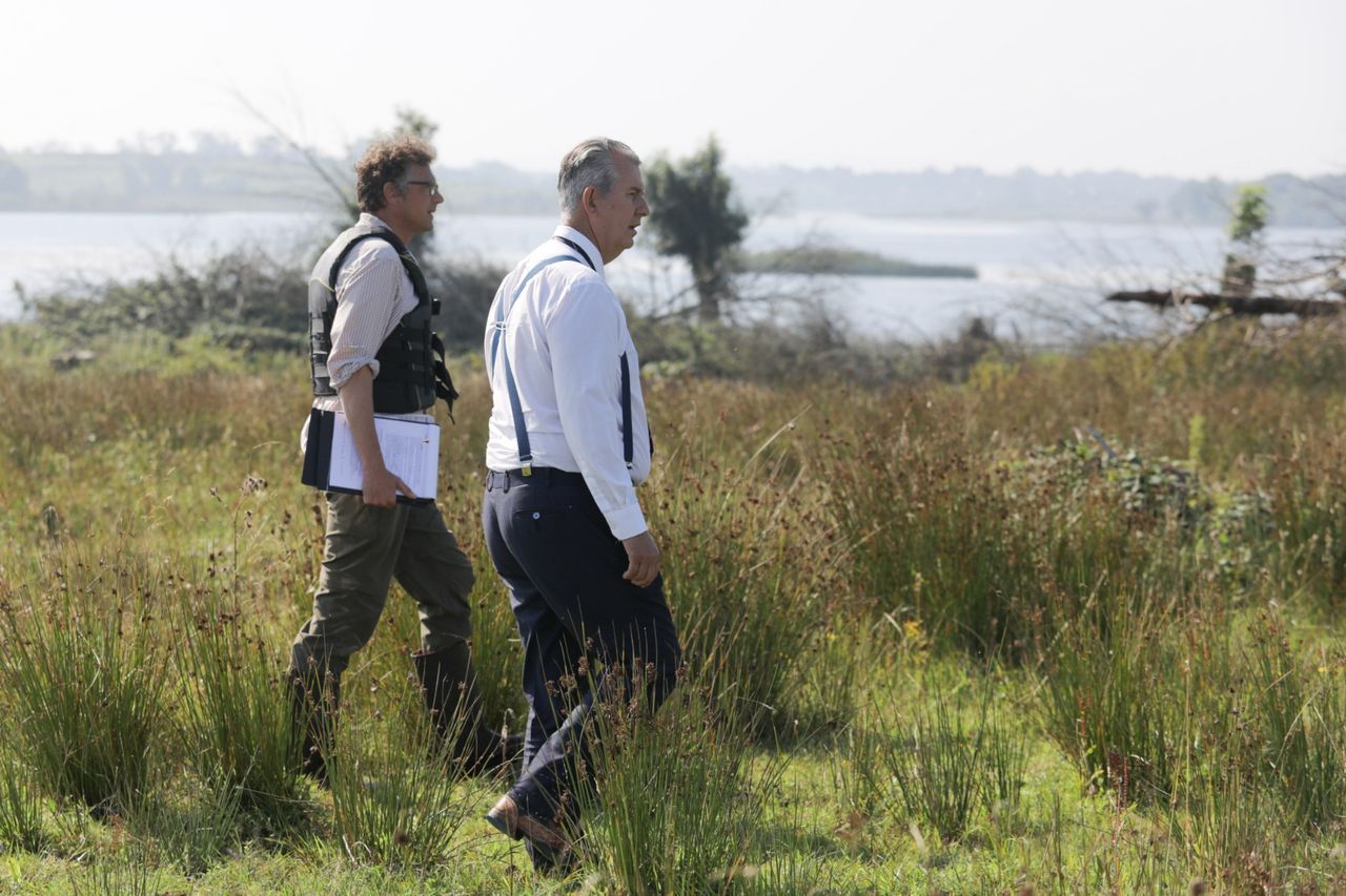 Minister takes to the waves to visit wader breeding islands