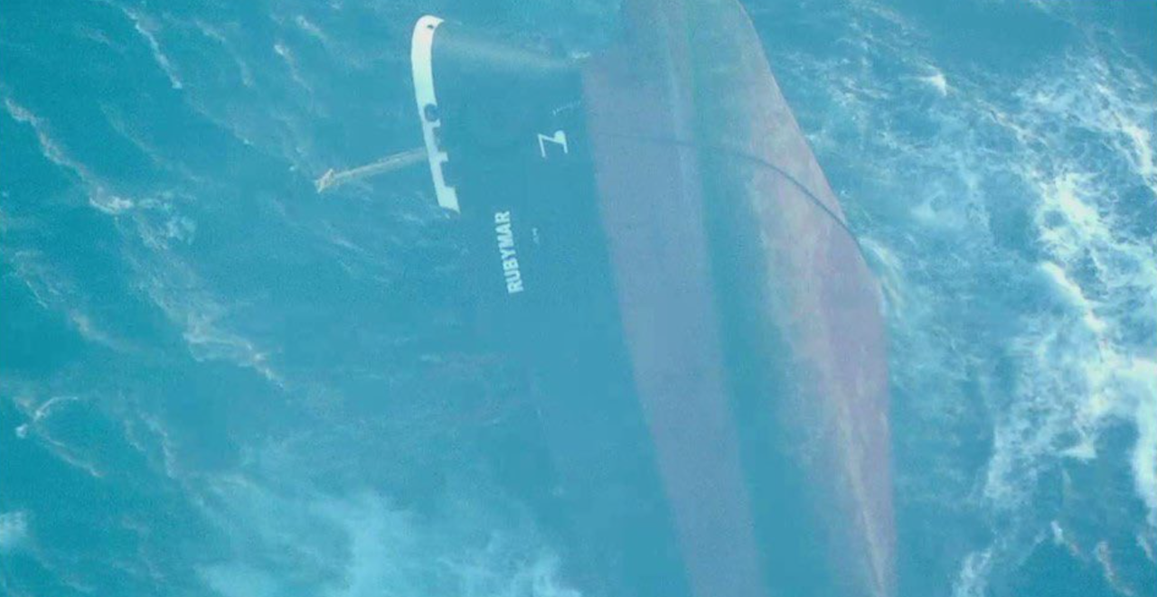 Missile strike sinks ship carrying 21,000t of fertiliser in Red Sea