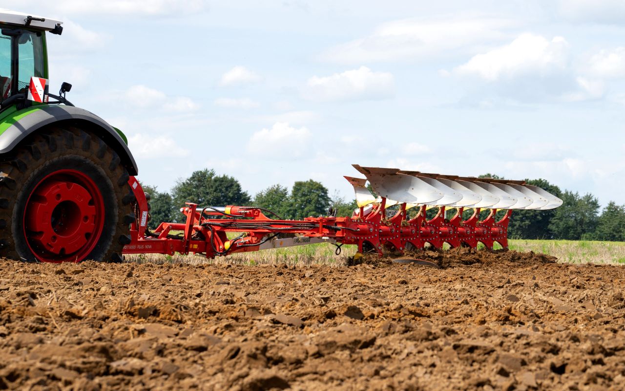 Pottinger launches plough for 500hp tractors
