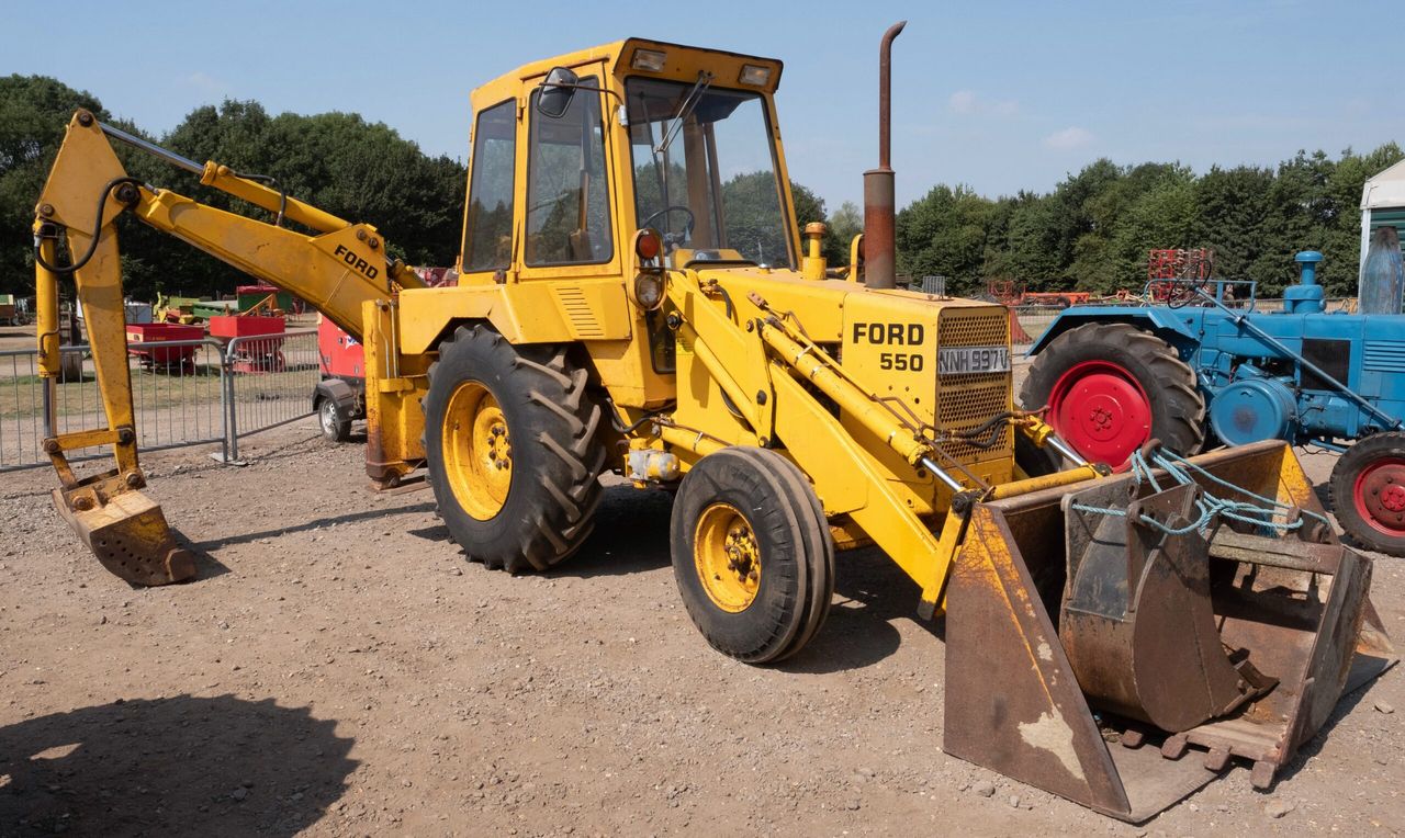 Auction report: Digging for bargains in searing sunshine