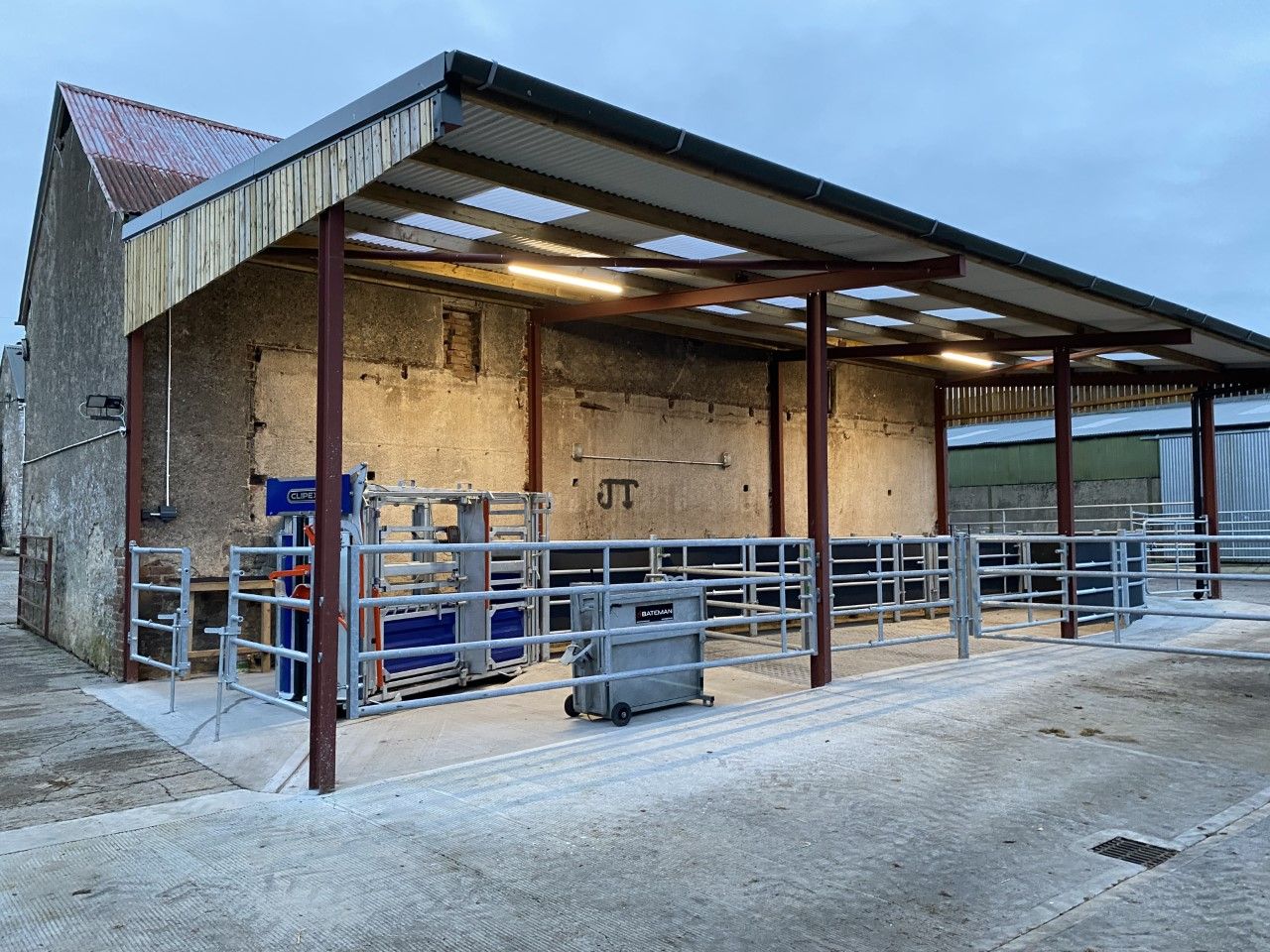 Infrastructure Focus: Modern handling facility on Armagh calf-to-beef farm