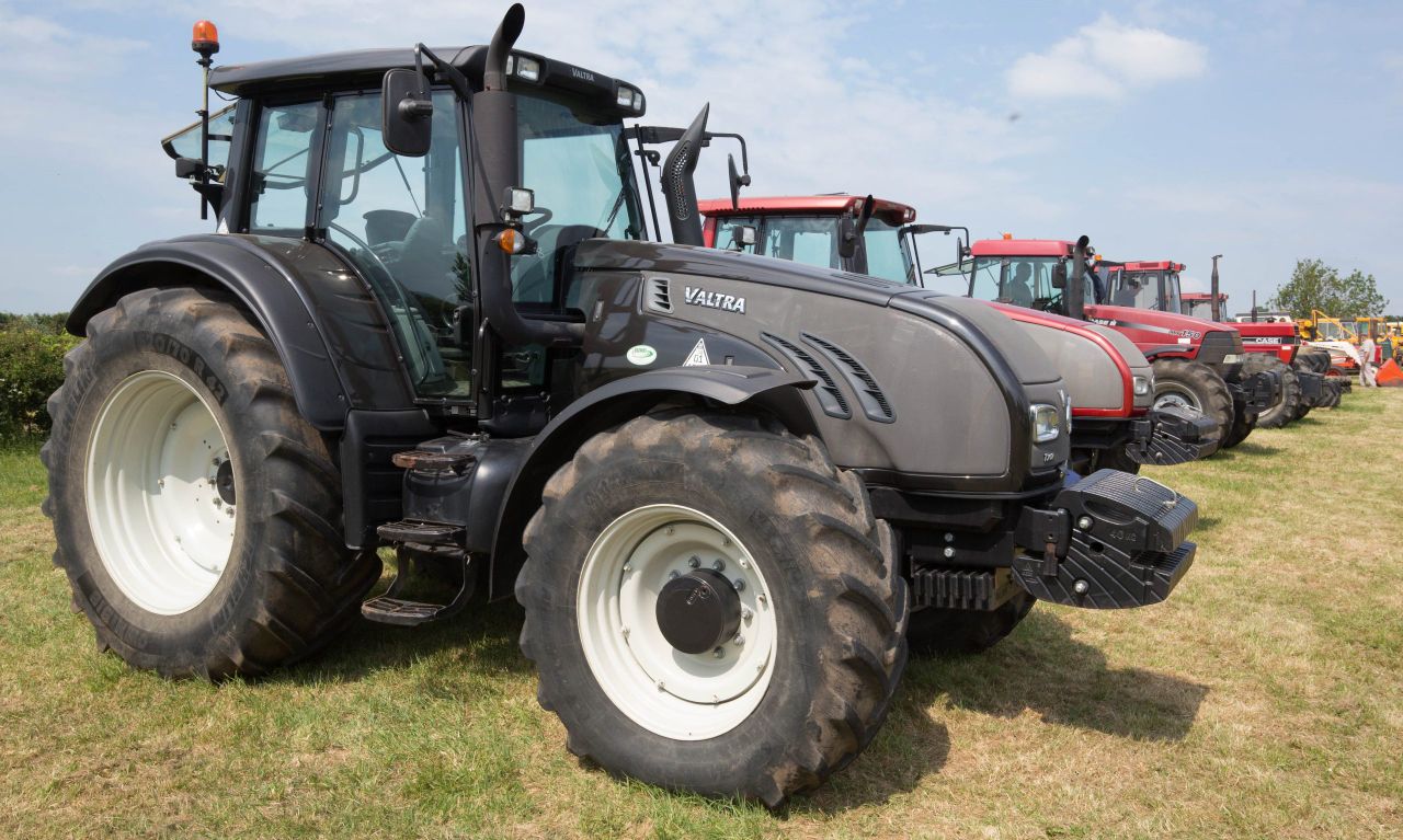 Auction report: Modern Valtra or 'old-school' Case IH...take your pick