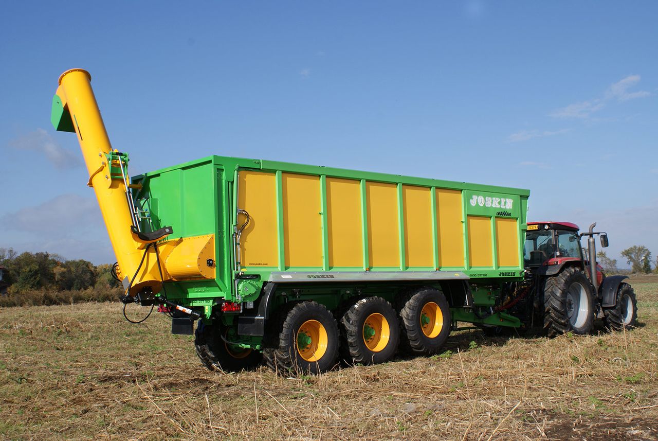 New auger option on Joskin grain trailer