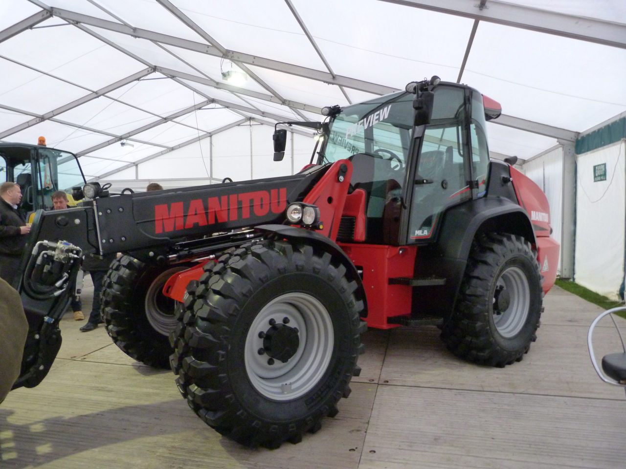 Manitou unveils new articulated-steer telehandler as part of its agri-range