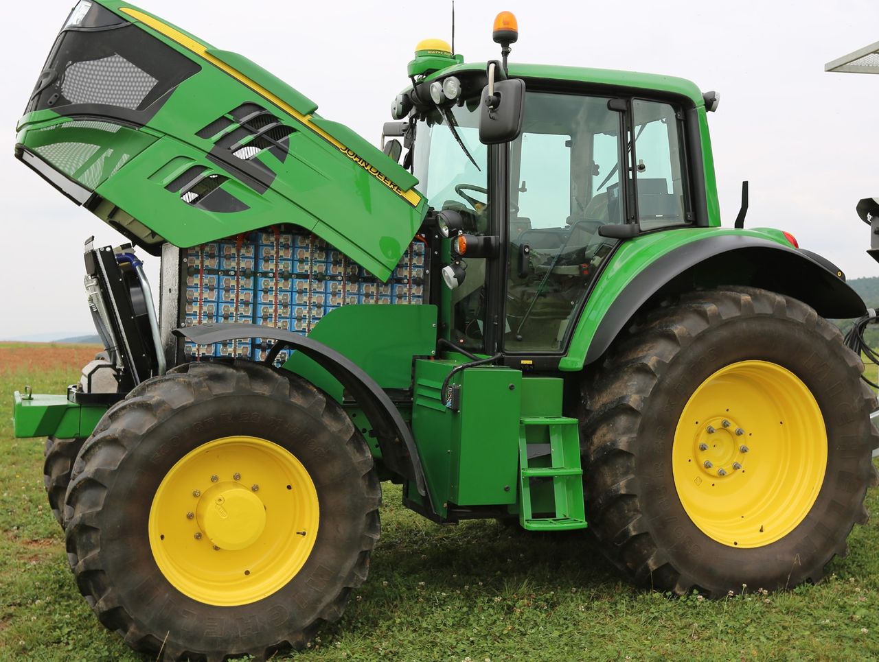 Electric John Deere tractor runs for 4 hours on a charge