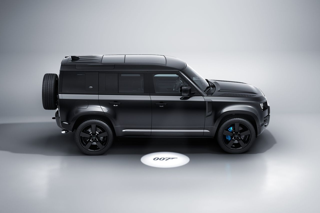 Video: Land Rover launches new Defender V8 to mark Bond film