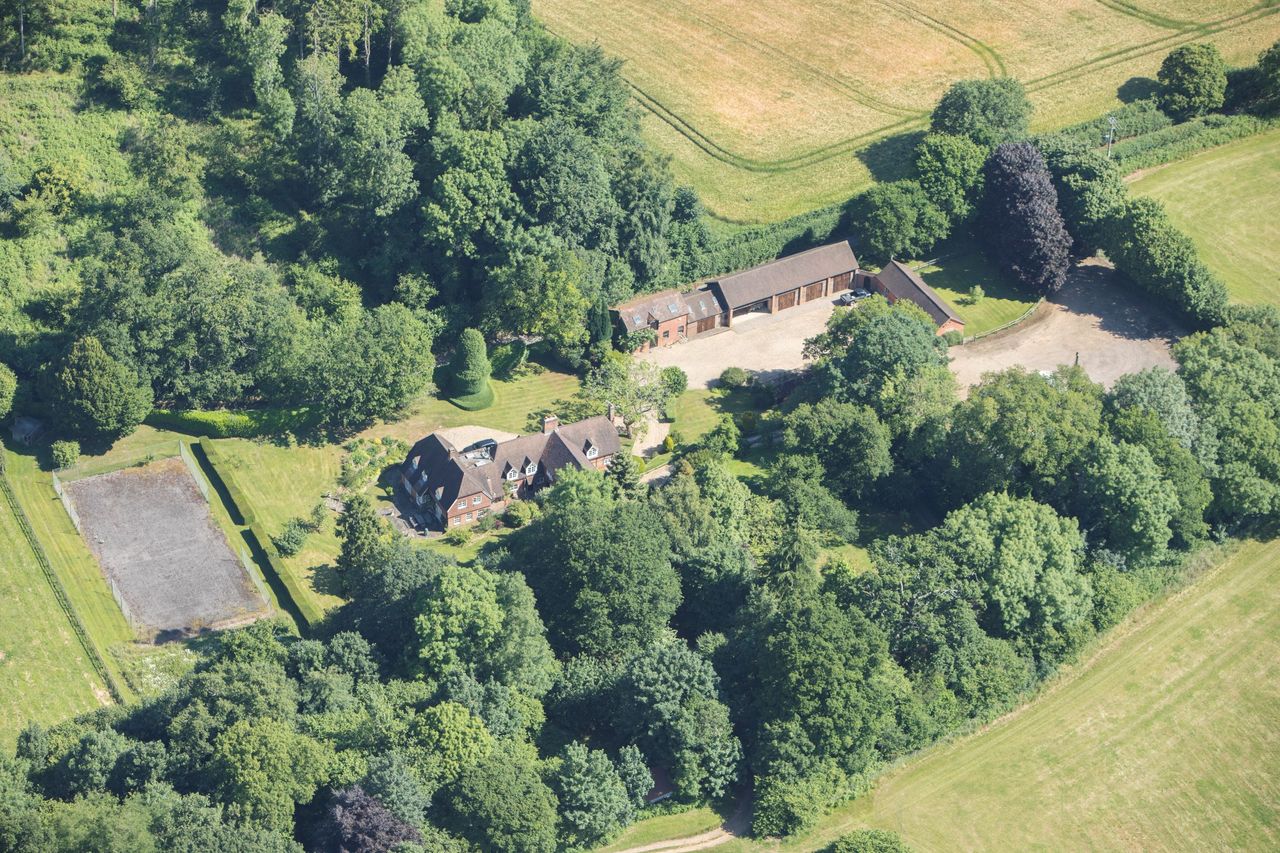Video: 260ac compact estate supplies a shoot, traditional buildings and let potential