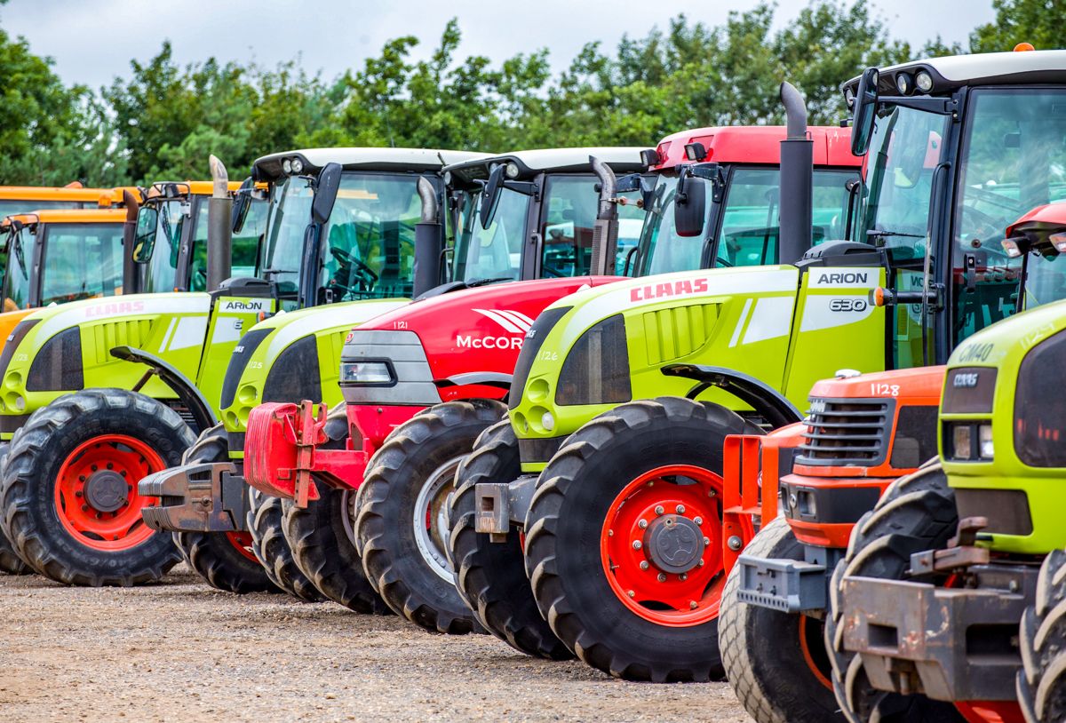 Chart: Which tractor brands are ranked the best...and worst?